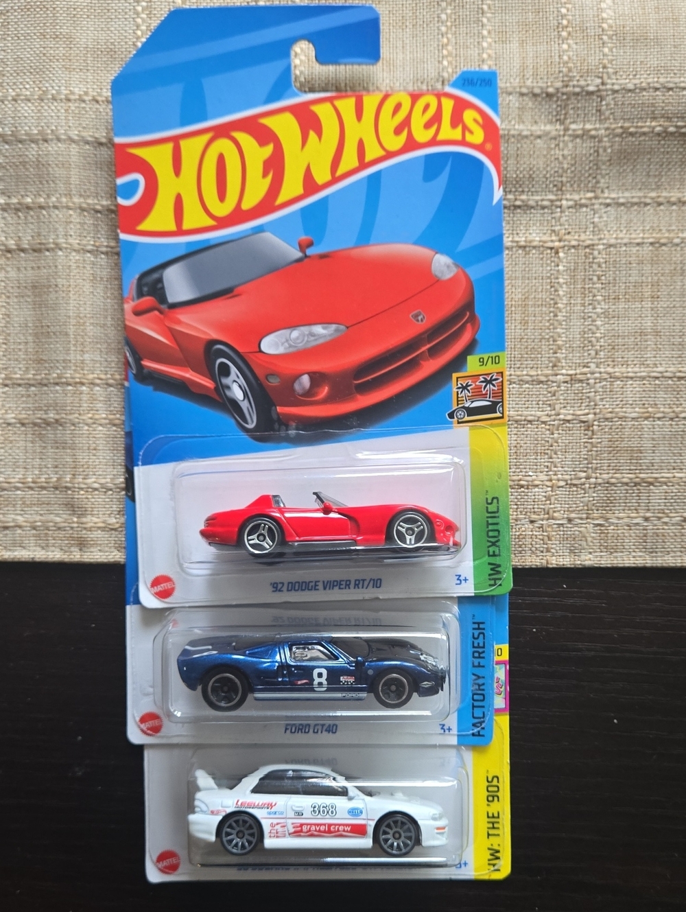 HOTWHEELS BUNDLE CARS AND MOTORS